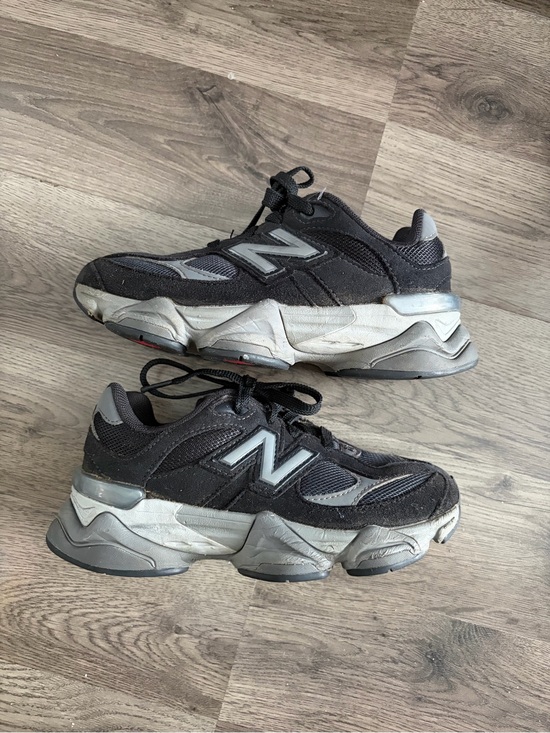 New Balance Other - New Balance Black and Gray Retro Dad Sneakers